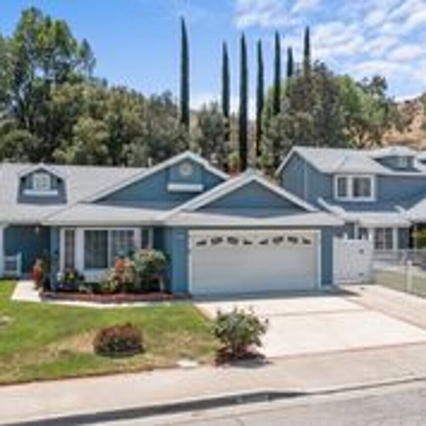 Primary Photo - Single Story 3 Bedroom Home in Castaic!