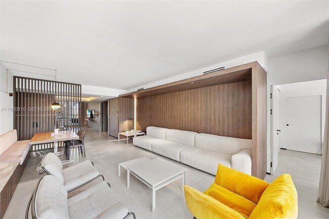 Foto del edificio - 785 Crandon Blvd