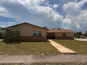 Building Photo - 325 Trinidad Dr