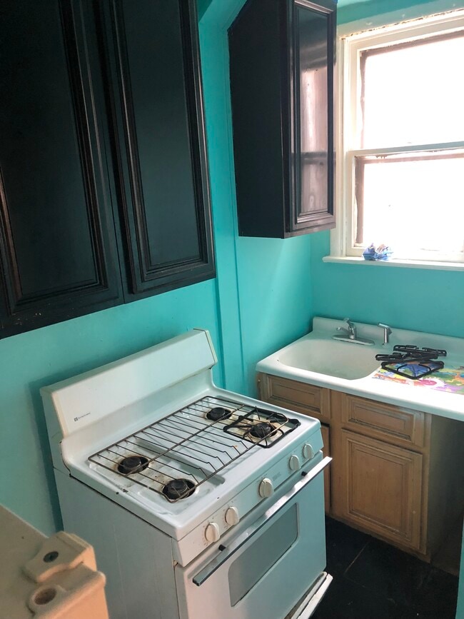 Building Photo - 3715 N Darien St