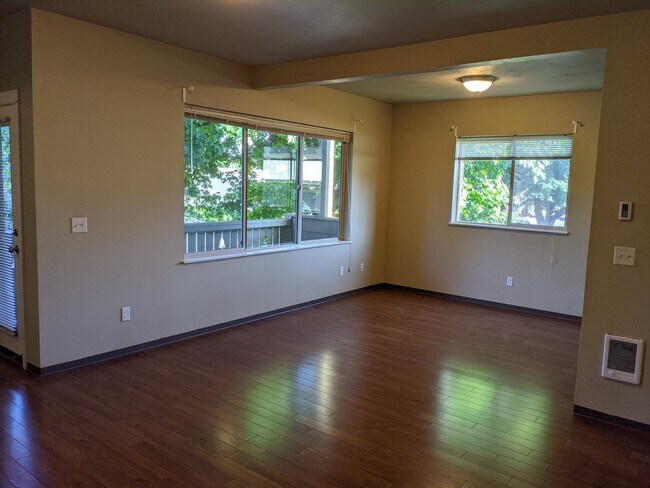 1367 High St 1 - Sala de estar 1 - The Sequoia