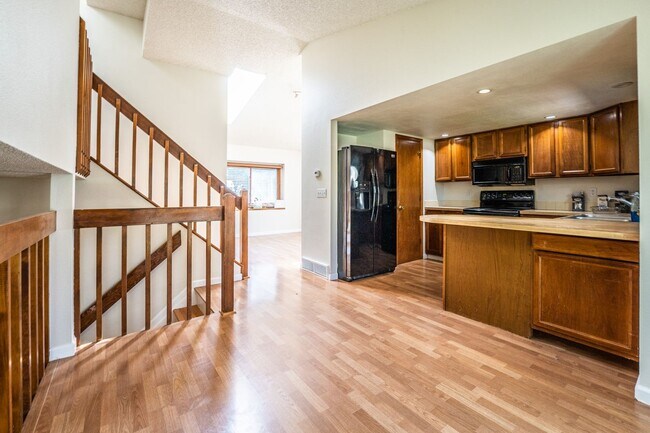Building Photo - Charming 3 Bed, 1.5 Bath Home in Loveland