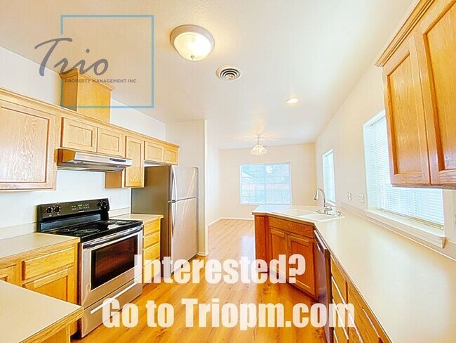 Foto del edificio - 2970 Dahlia Ln