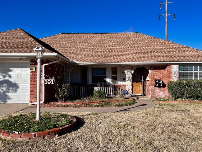 Building Photo - 4101 NW 61st Ter