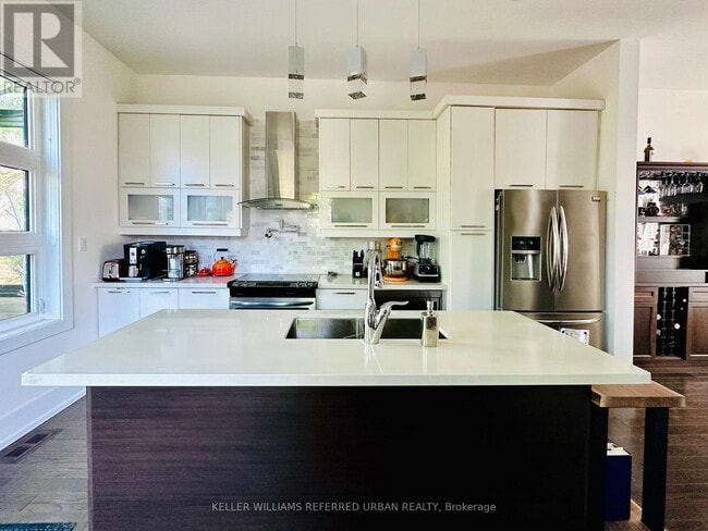 Photo du bâtiment - 201 Woodmount Ave