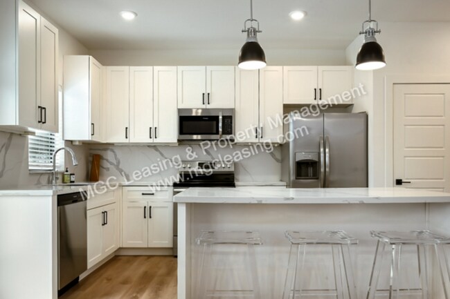 Building Photo - Stunning Ayden Place Townhome!