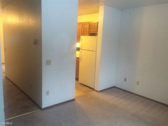 Building Photo - 935 E 45th Ct