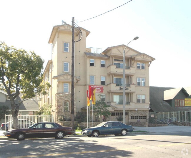 USC STUDENT HOUSING AVALON APARTMENT HOMES Alquileres en Los Angeles