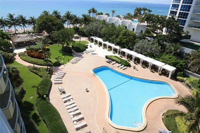 Foto del edificio - 3001 S Ocean Dr