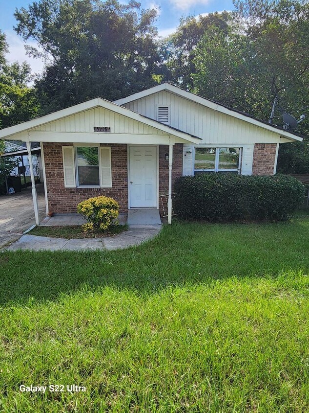 Foto principal - 3 bedroom 1 bath