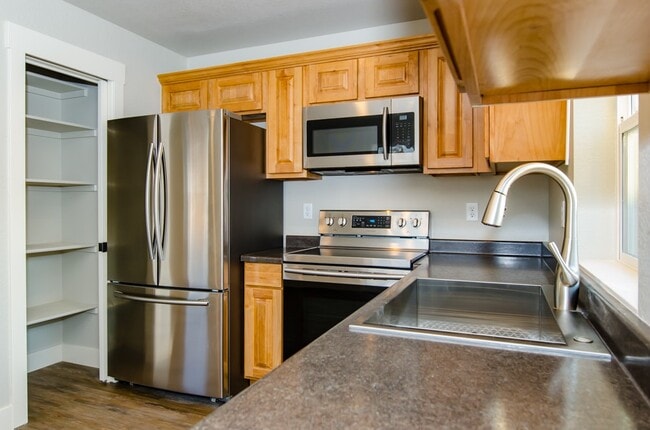 Photo - 922 N Garfield Ave Townhome