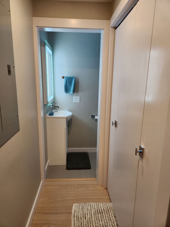Building Photo - Luxury Bozeman Condo for Rent
