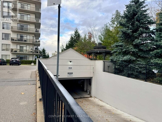 Building Photo - 353 Commissioners Rd W