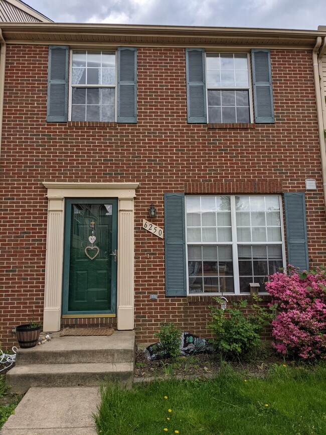 Entrada - 6250 Deep River Canyon