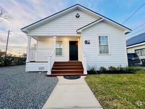Building Photo - 1105 Panama St