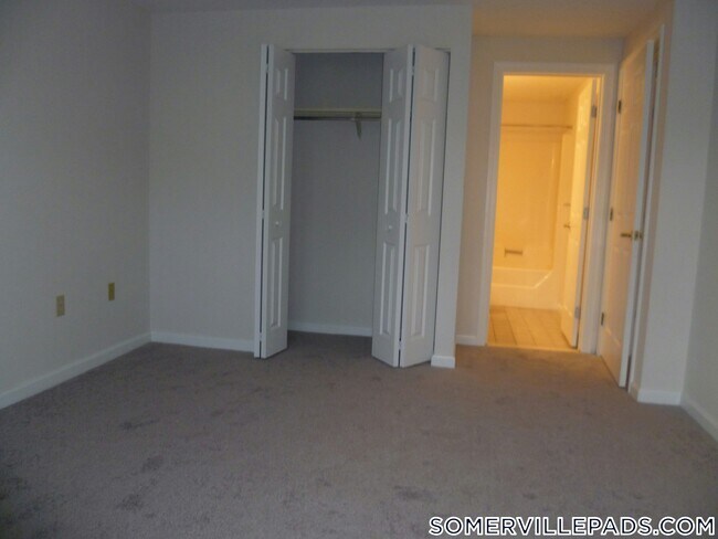 Building Photo - 175 Beacon St