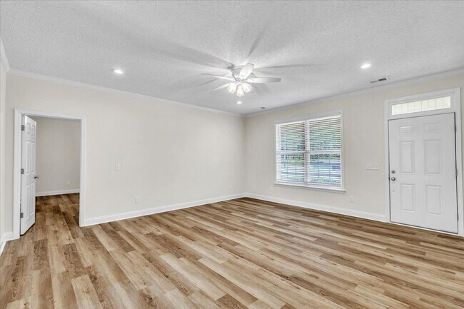 Foto del edificio - 3 Bed/2 Bath Home within Walking Distance to Richmond Hill Schools