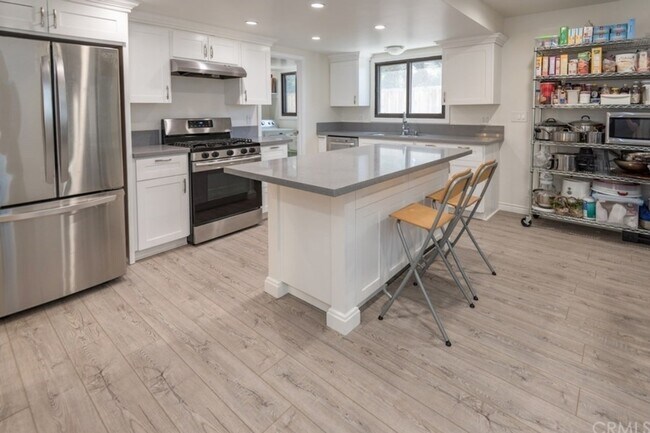 Welcome Home - 212 E Imperial Ave