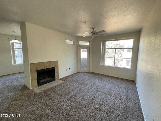 Building Photo - 3830 E Lakewood Pkwy W