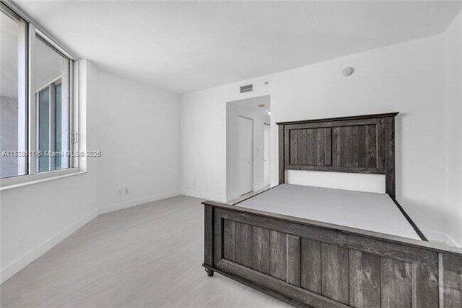 Building Photo - 325 S Biscayne Blvd
