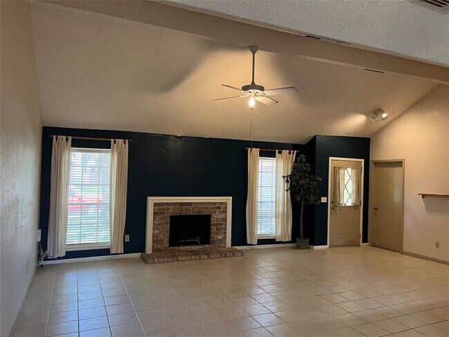 Building Photo - 9618 Oldenburg Ln