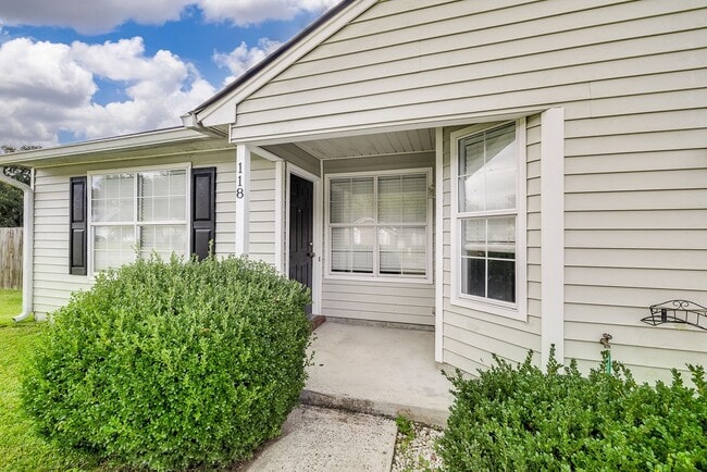 Building Photo - 118 Laurelwood Dr