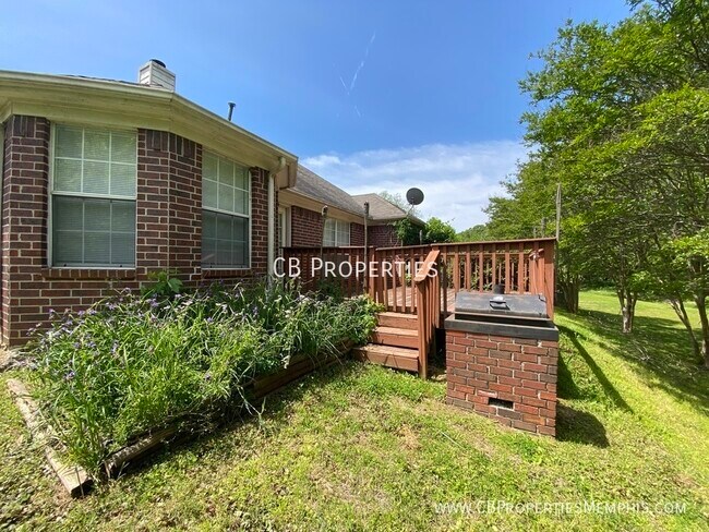 Foto del edificio - 9992 Woodland Bend Cove