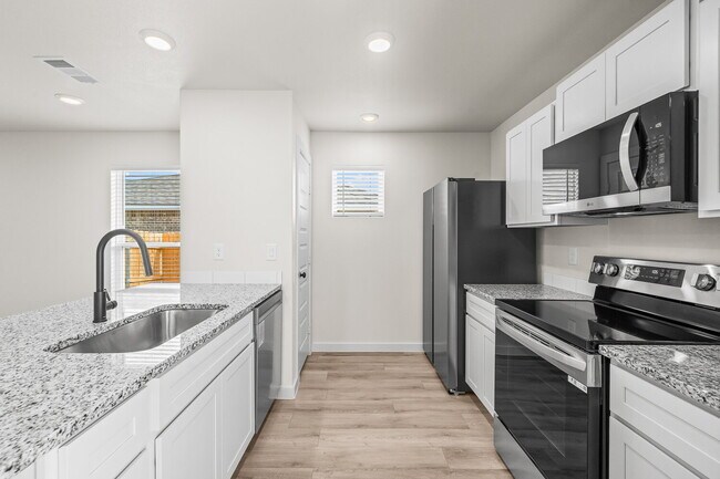 Building Photo - Charming Cottage in Frenship ISD!