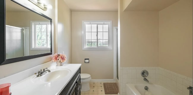 Foto del edificio - 13705 NE Beech St