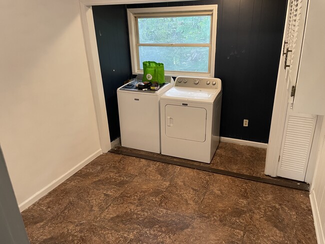 Laundry Room - 1733 N Meridian Rd