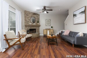 Foto del edificio - 5854 Larkmeadow Dr