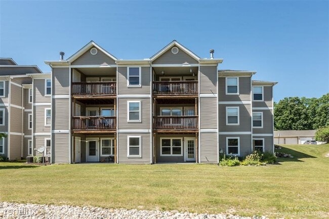 Building Photo - 1381 Millbrook Trail