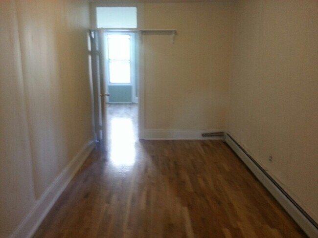 Building Photo - 711 Adams St