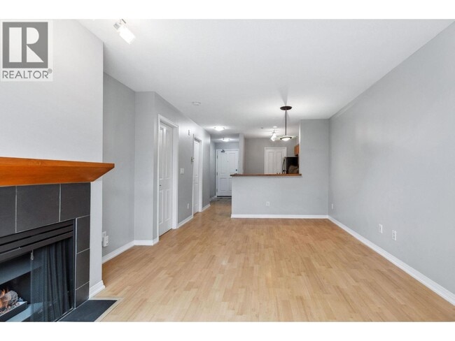 Building Photo - 2555 W 4th Ave