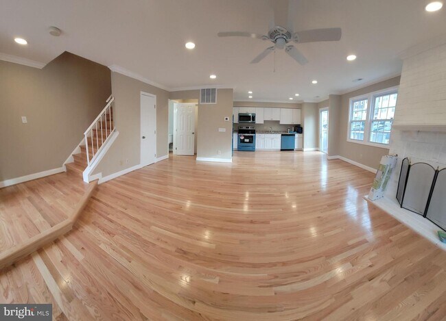 Building Photo - 3040 Piano Ln