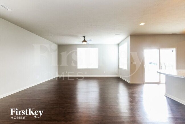 Building Photo - 15445 Eastpark Cir W