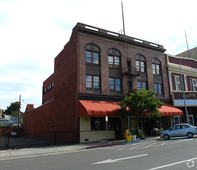Building Photo - 324-326 Virginia St