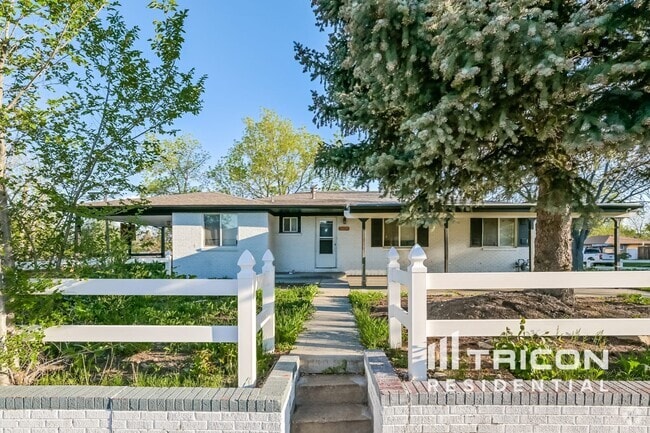 Building Photo - 5412 Iris St