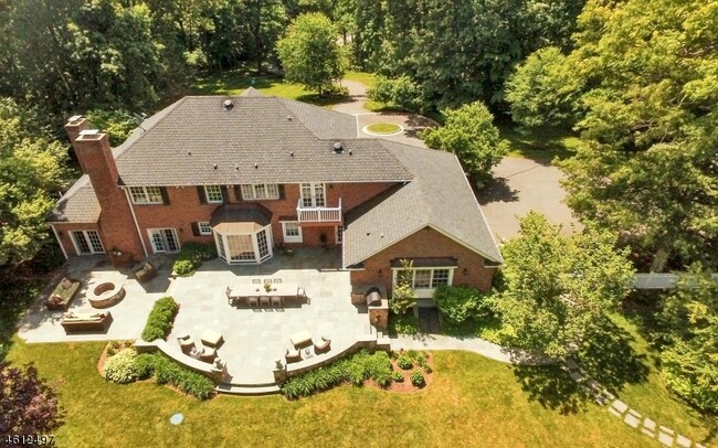 Building Photo - 5 Amalia Ct