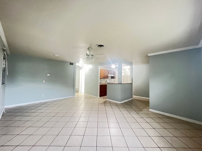 Building Photo - Must-See 2 Bedroom Home with Spacious Yard...