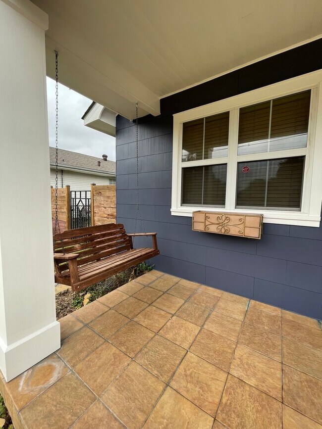 Foto del edificio - 2 bedroom 2 bath home, MOVE IN SPECIAL!!!