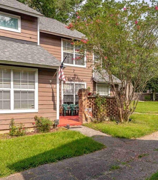 Foto del edificio - 128 Luden Dr