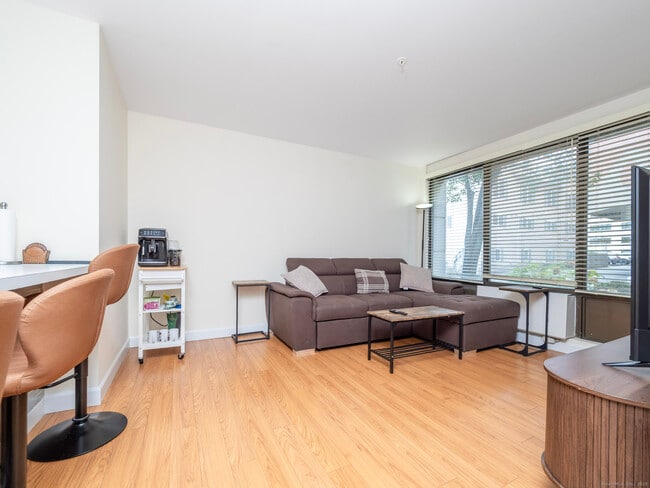 Foto del edificio - 300 Broad St