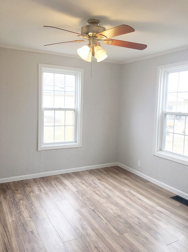 Foto del edificio - For Rent...4764 Warnock Ave, Granite City