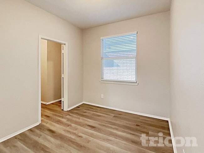 Building Photo - 716 Courson Dr