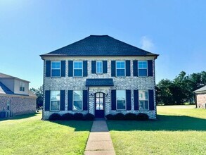 Building Photo - 405 Azalea Dr