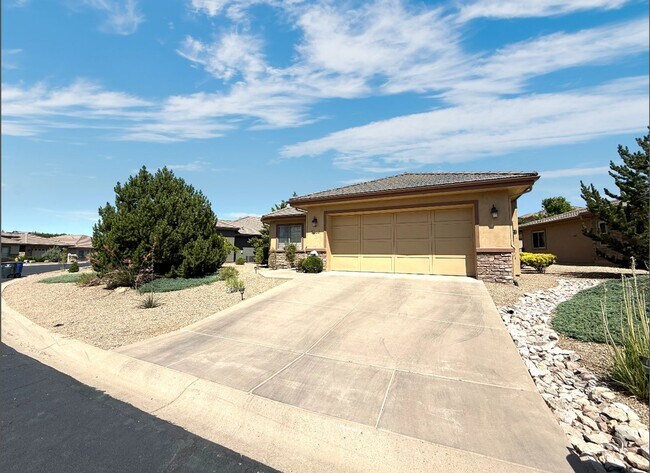Foto del edificio - Beautiful home in Prescott Lakes