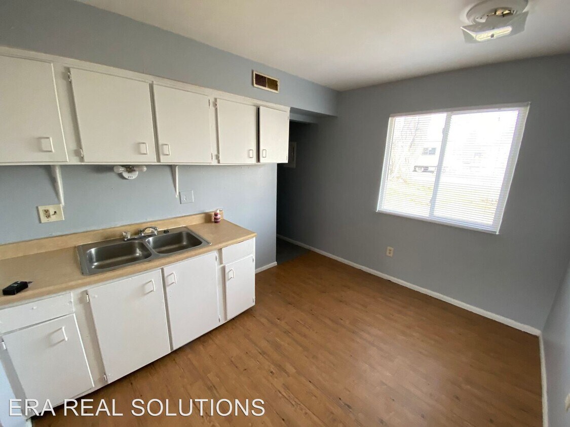 24022404 Velma Ave, Columbus, OH 43211 Room for Rent in Columbus, OH