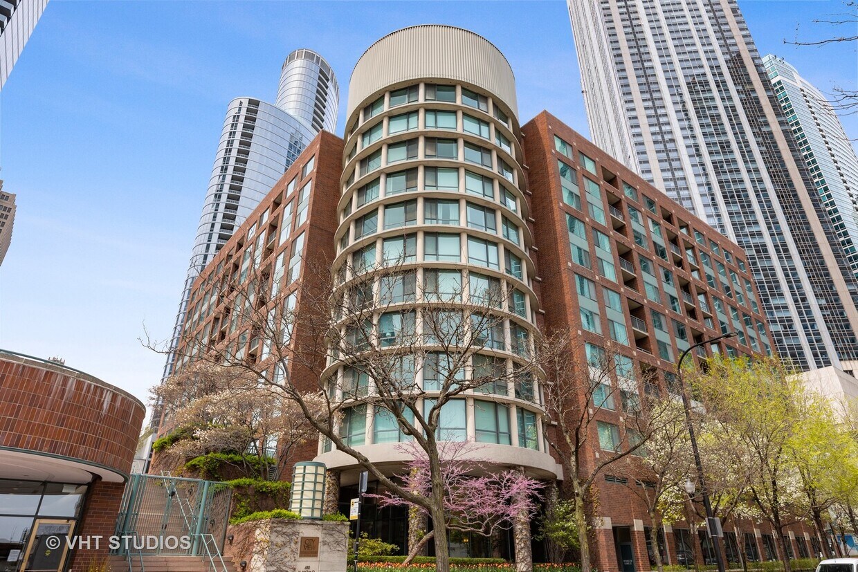 Primary Photo - 480 N McClurg Ct