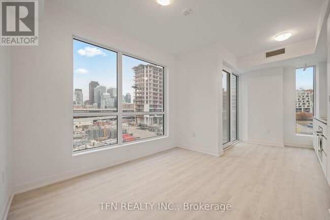 Building Photo - 15 Richardson St